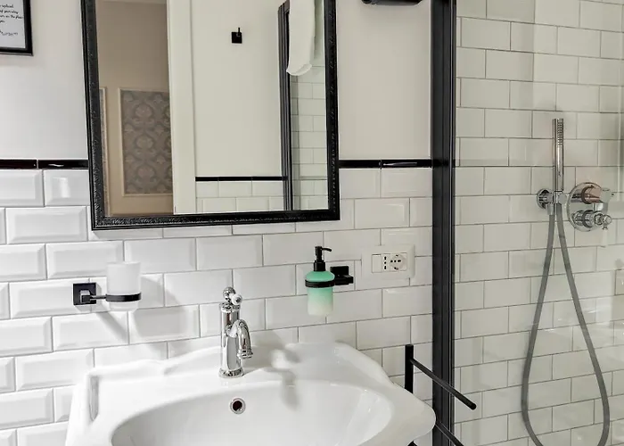 Maison Bonheur Bed & Breakfast 4*